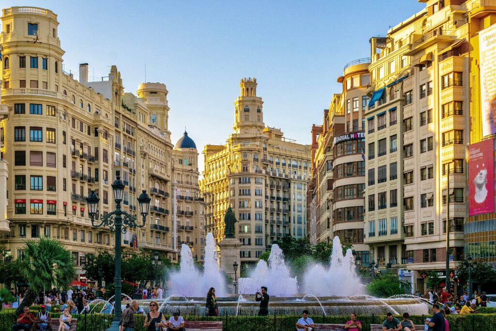 tom-podmore-K358aM-cPRA-unsplash-1024x683 Scalo a Valencia con MSC Orchestra: cosa vedere in poche ore
