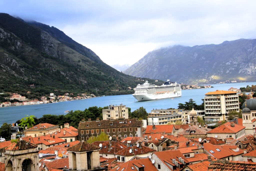 kotor-vista-1024x683 Kotor, gioiello del Montenegro tra storia e fiordi