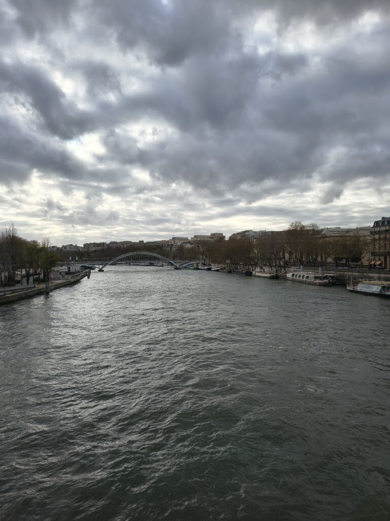 IMG_20260312_165932279_HDR-768x1024 Passeggiata sulla Senna: itinerario a piedi fino alla Tour Eiffel e agli Champs-Élysées