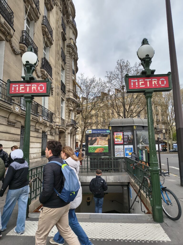 IMG_20260312_170211813_HDR-768x1024 Passeggiata sulla Senna: itinerario a piedi fino alla Tour Eiffel e agli Champs-Élysées